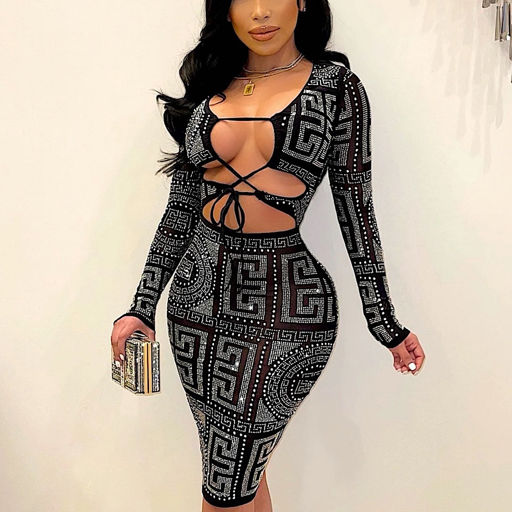 Only worn Once 600 rhinestones on dress